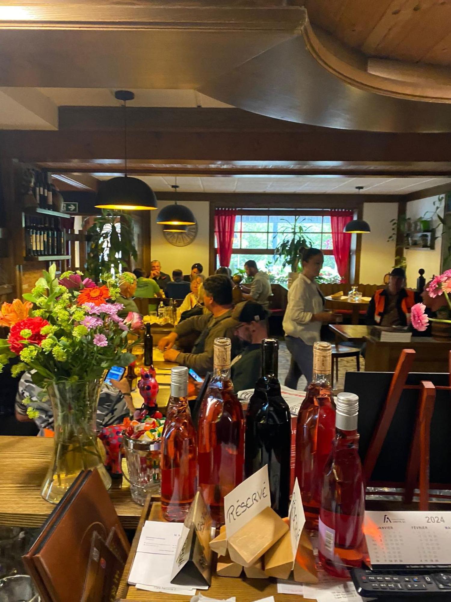 Les Touristes Hotell Chatelard Exteriör bild