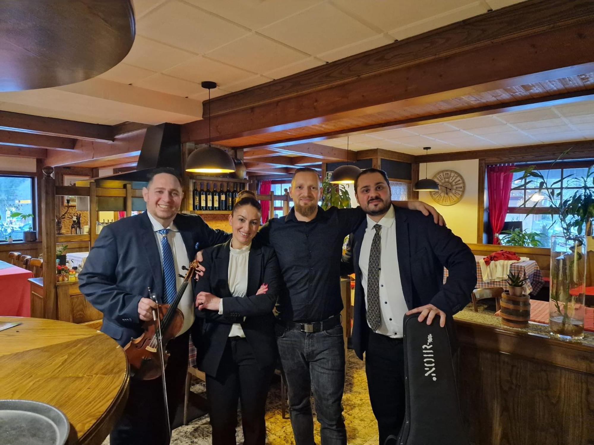 Les Touristes Hotell Chatelard Exteriör bild