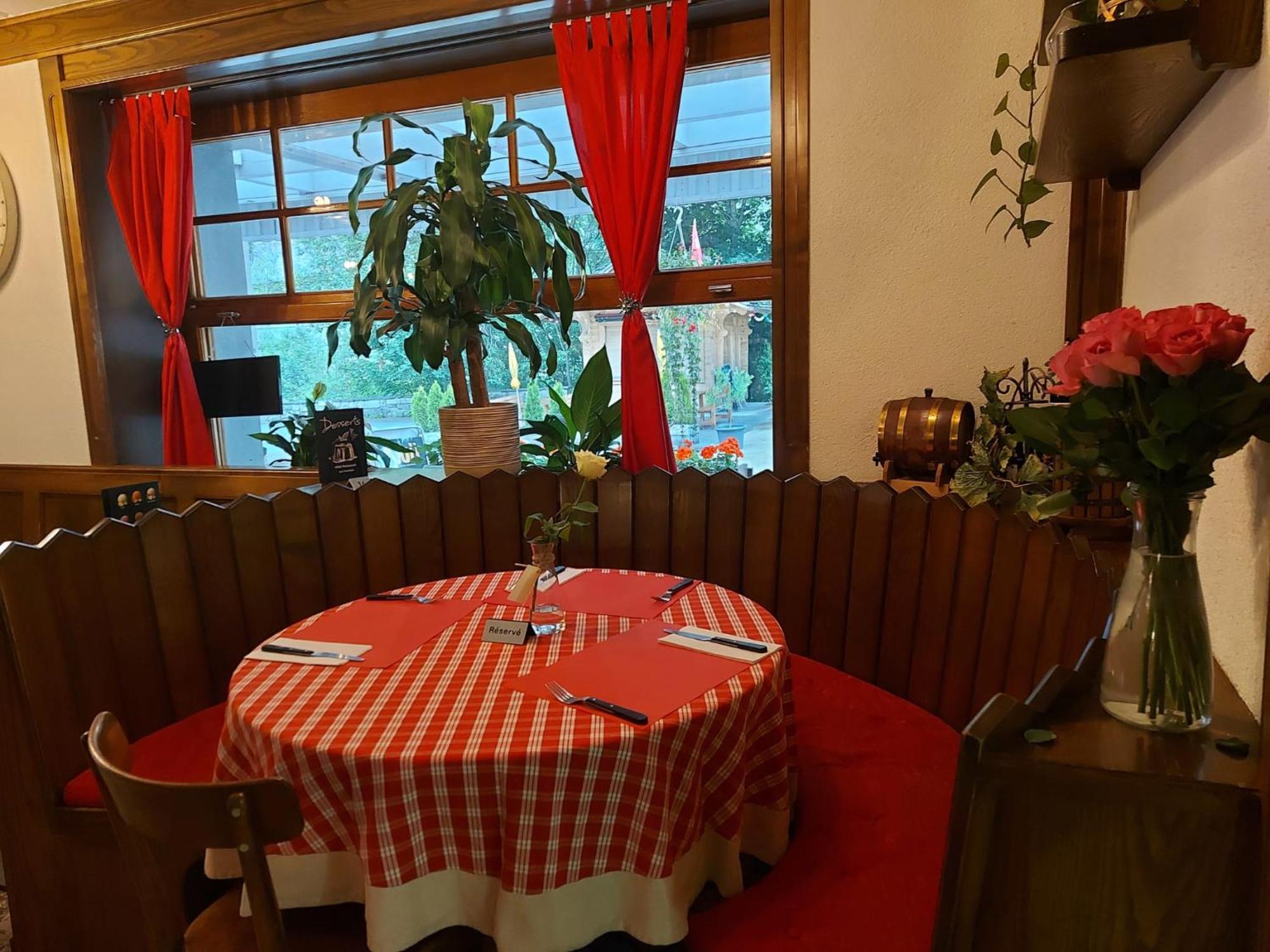 Les Touristes Hotell Chatelard Exteriör bild